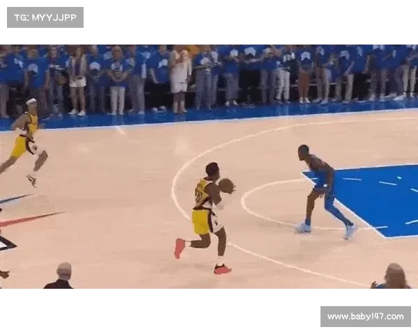 NBA那些搞笑的走步GIF 科比 詹姆斯 韦德 甜瓜齐中招 NBA那些搞笑的走步GIF 科比 詹姆斯 韦德 甜瓜齐中招